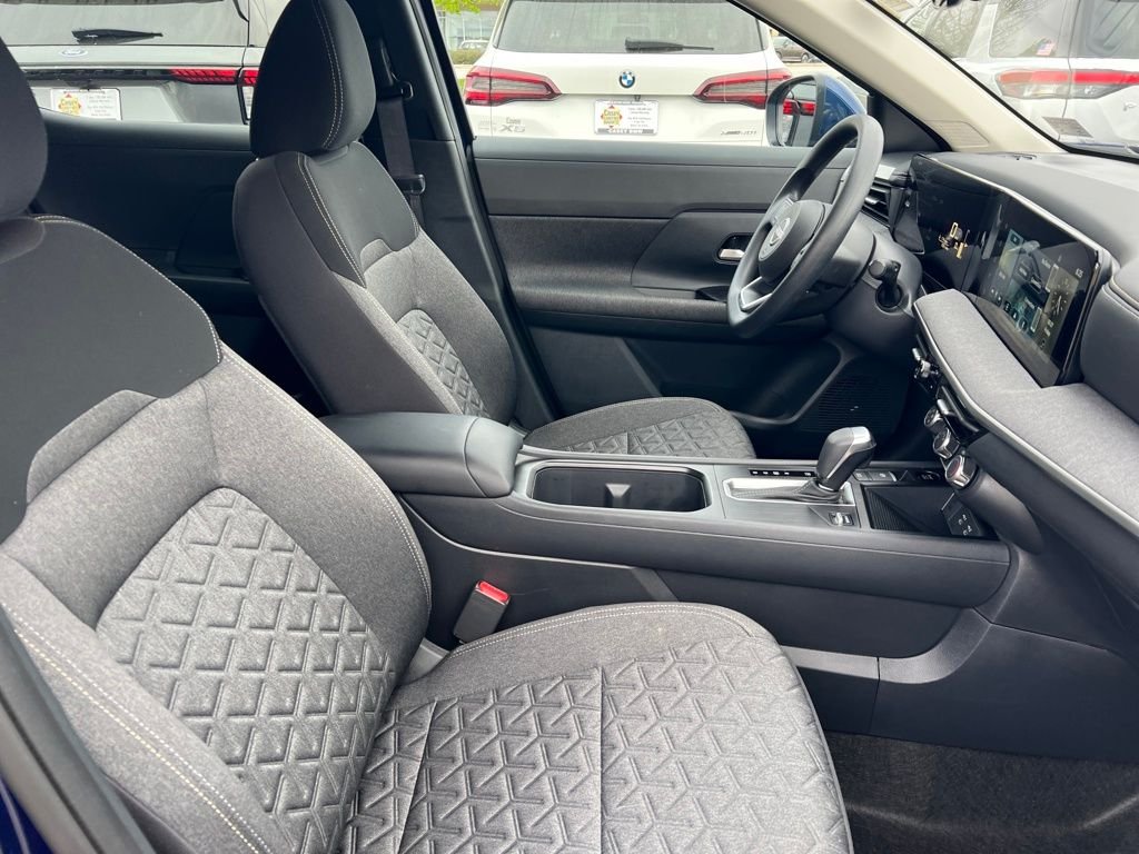 Used 2025 Blue Nissan SV image 28