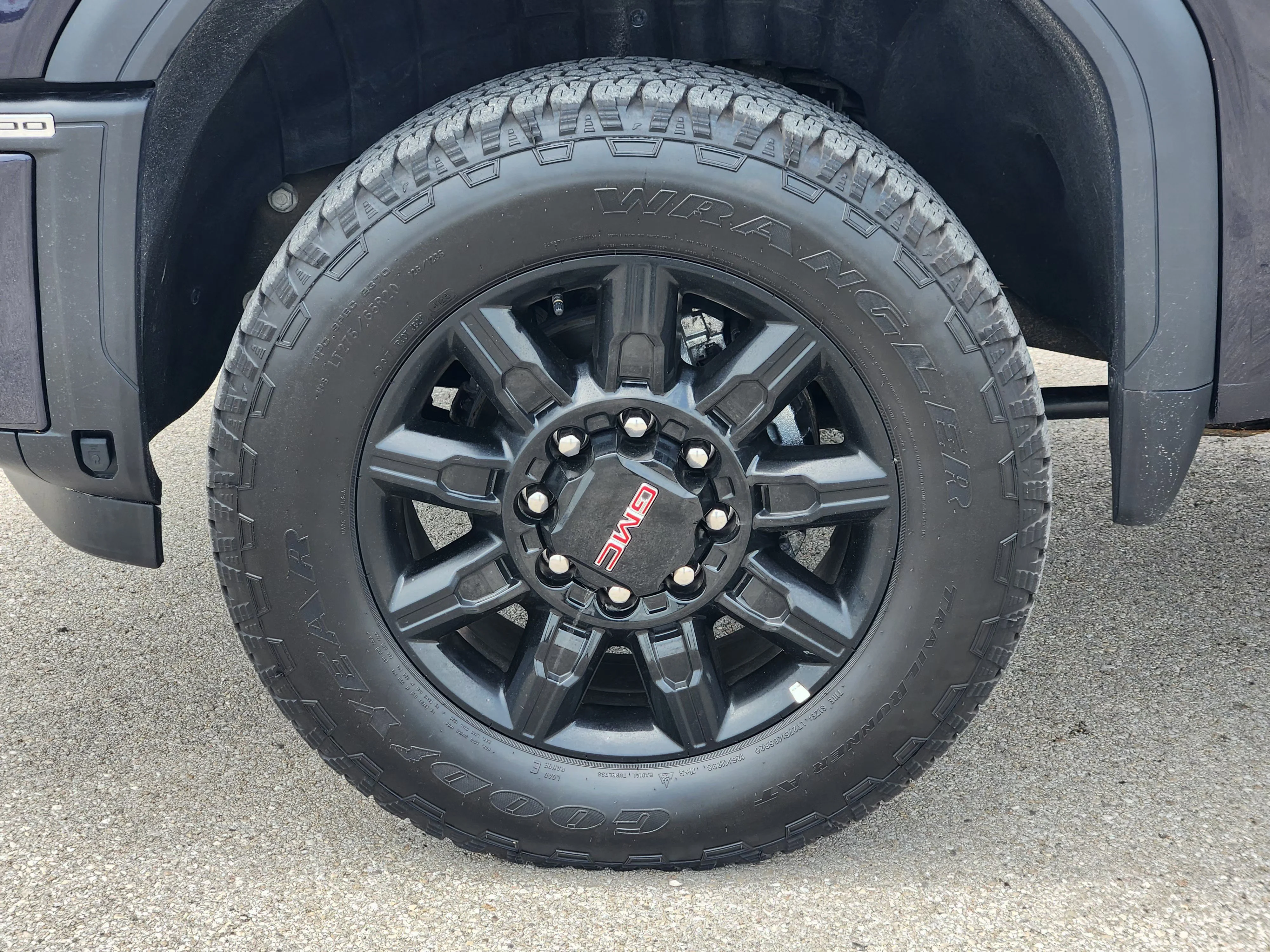 Used 2026 Titanium Rush Metallic GMC AT4 image 10