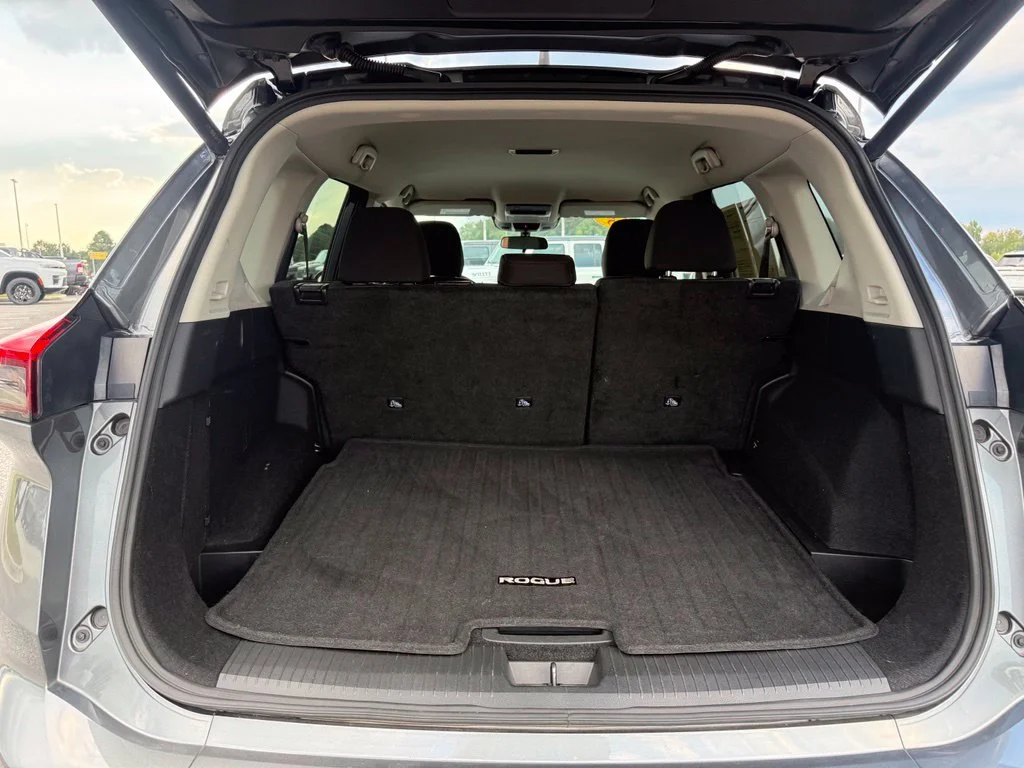 Used 2025 Gray Nissan SV image 20