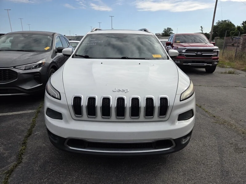 Used 2016 WHITE JEEP FWD 4DR LIMITED image 2