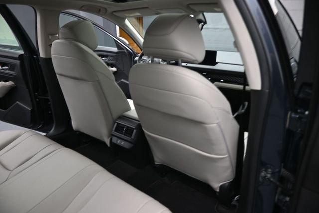 Used 2023  Honda Touring image 16