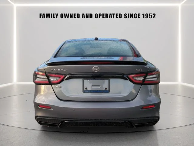 Used 2023 Gray Nissan SR image 5