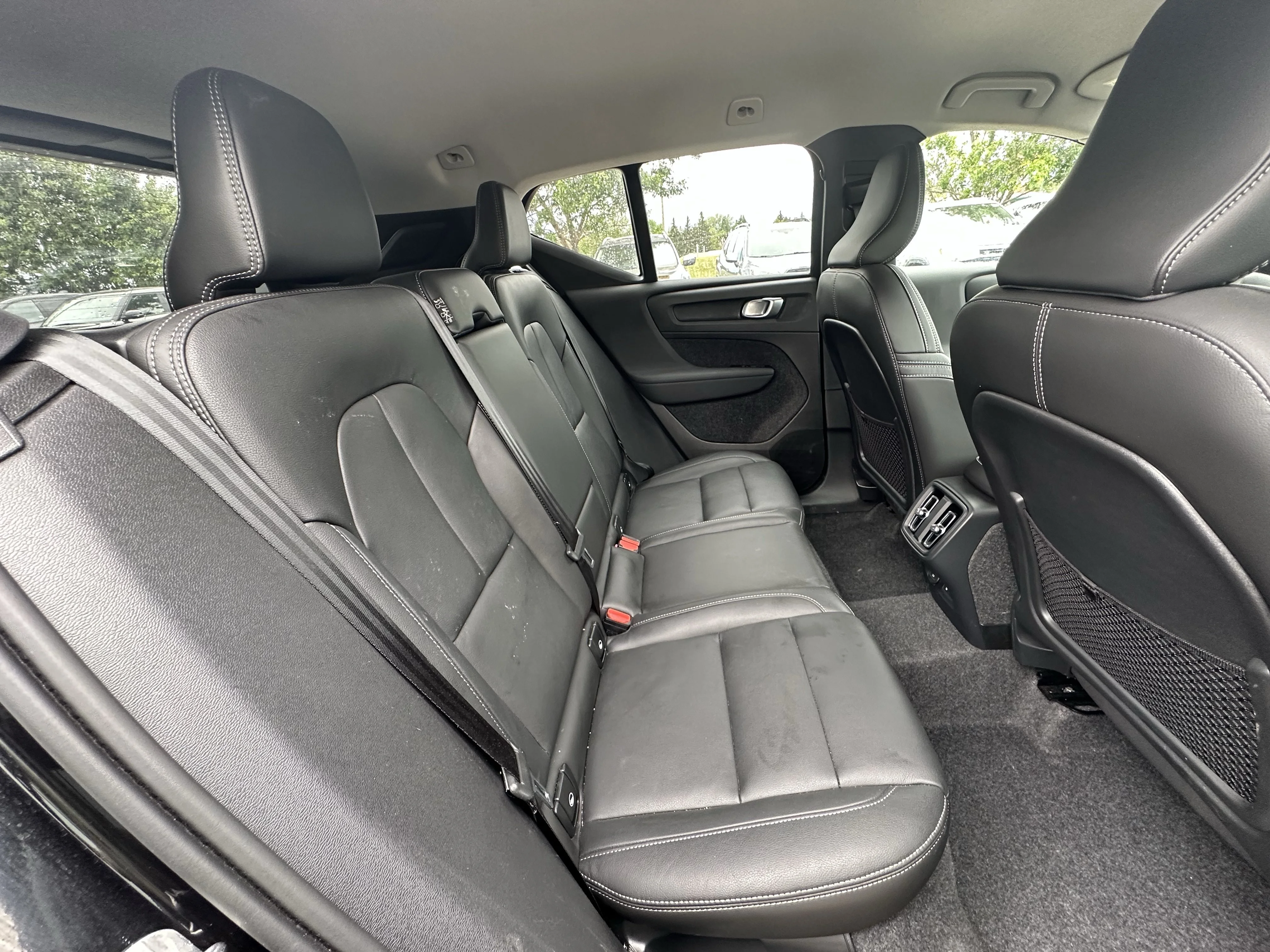 Certified Used 2025  Volvo Core Bright Theme image 21