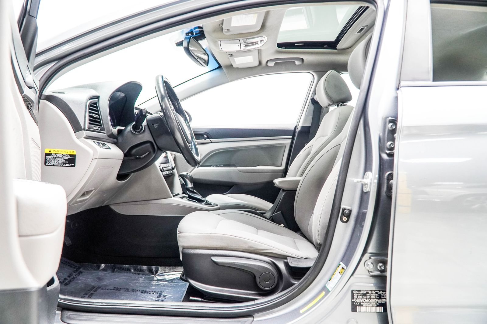 Used 2018 Gray Hyundai Value Edition image 35
