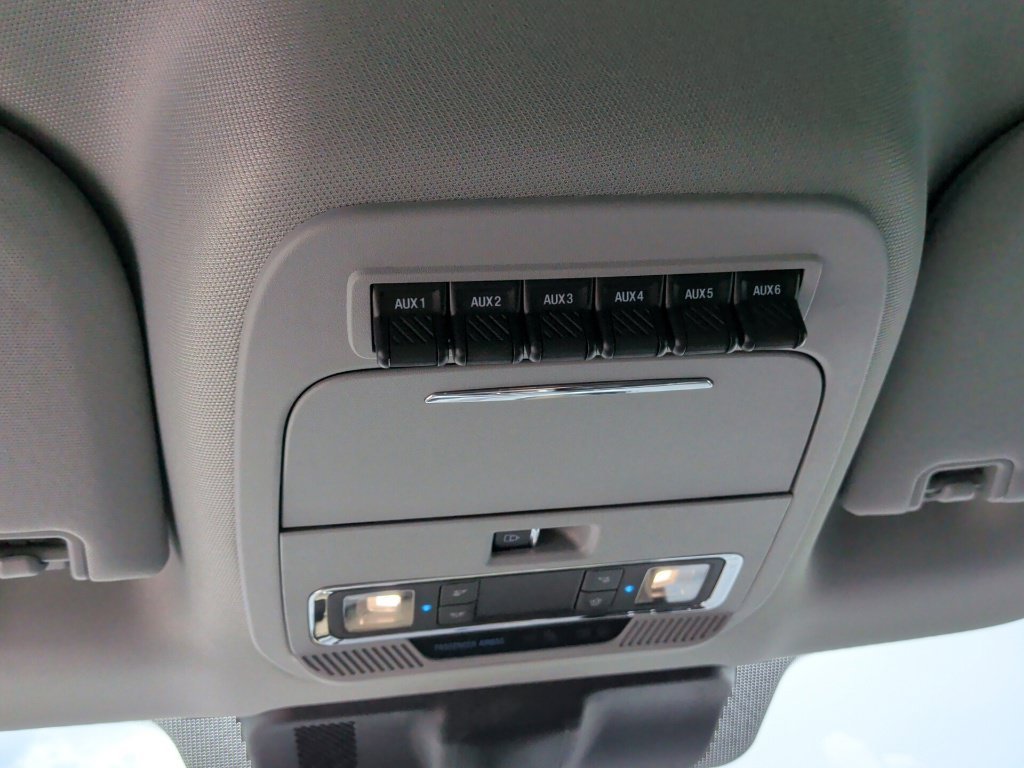 Used 2025 Agate Black Metallic Ford Lariat image 23