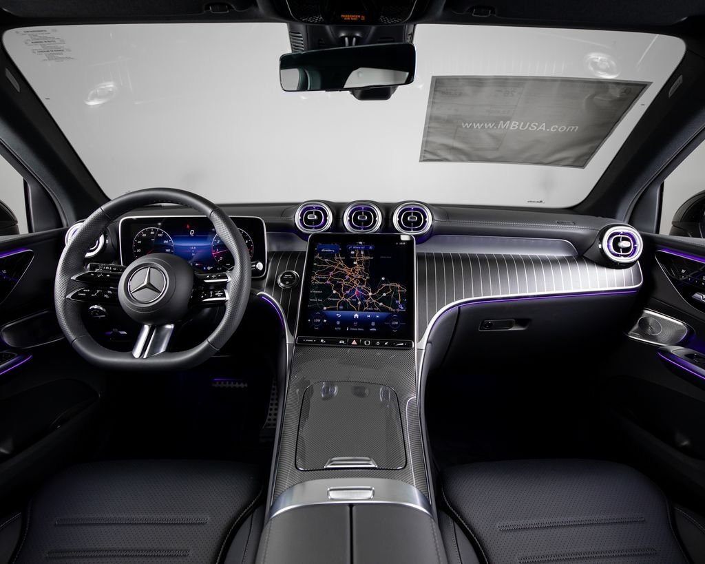 New 2025 Black Mercedes-Benz GLC 300 image 8