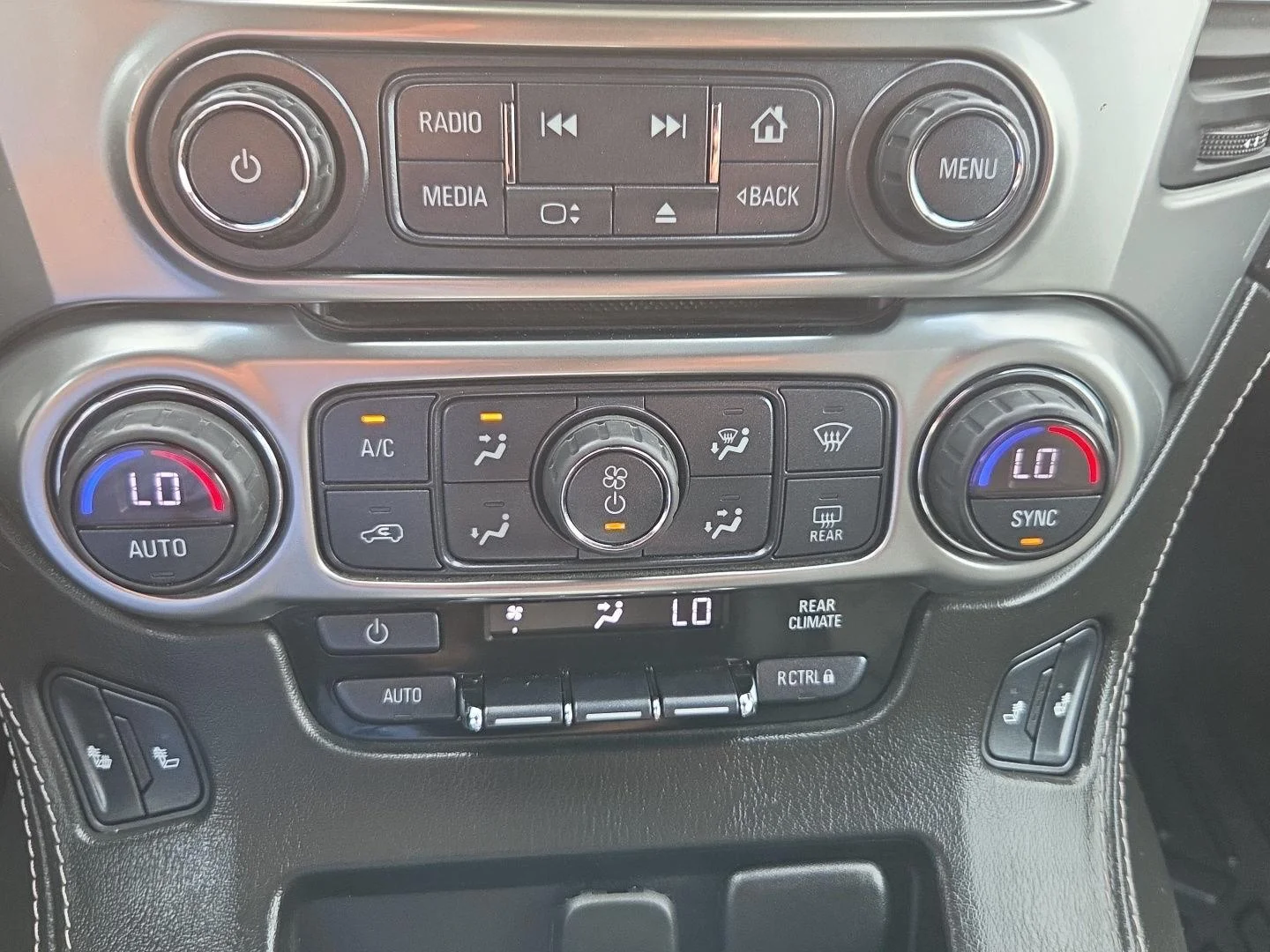 Used 2018 BLACK Chevrolet LT image 16