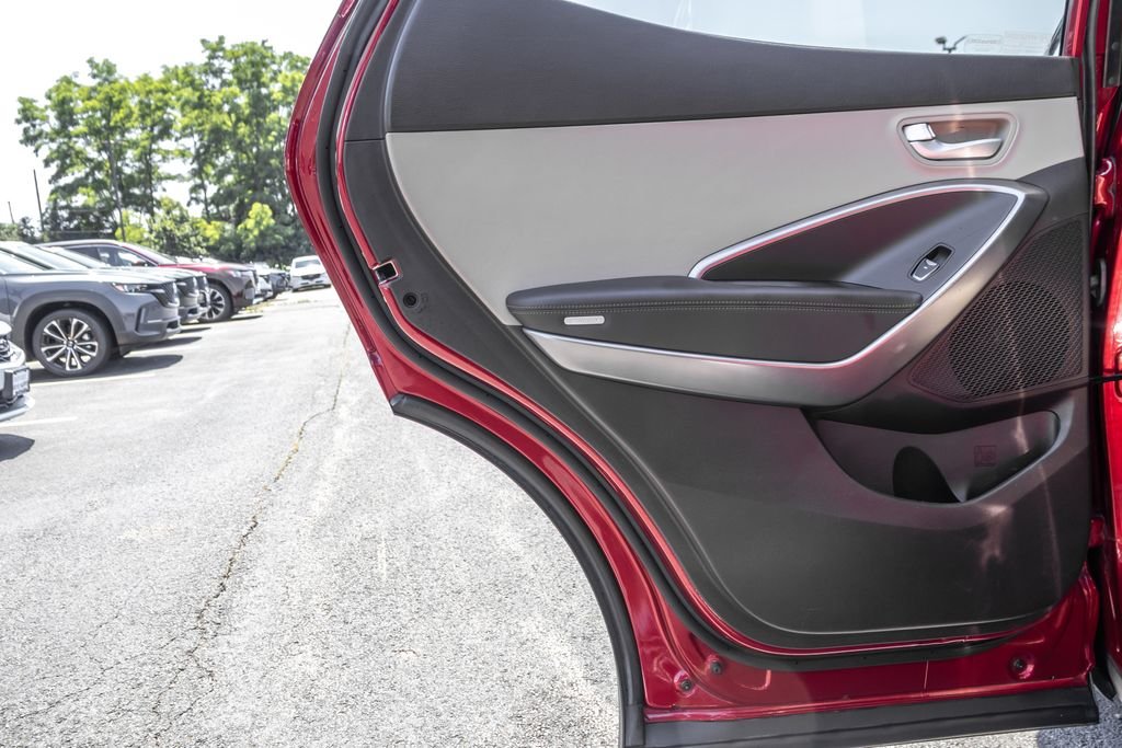 Used 2017 Red Hyundai 2.4 Base image 28