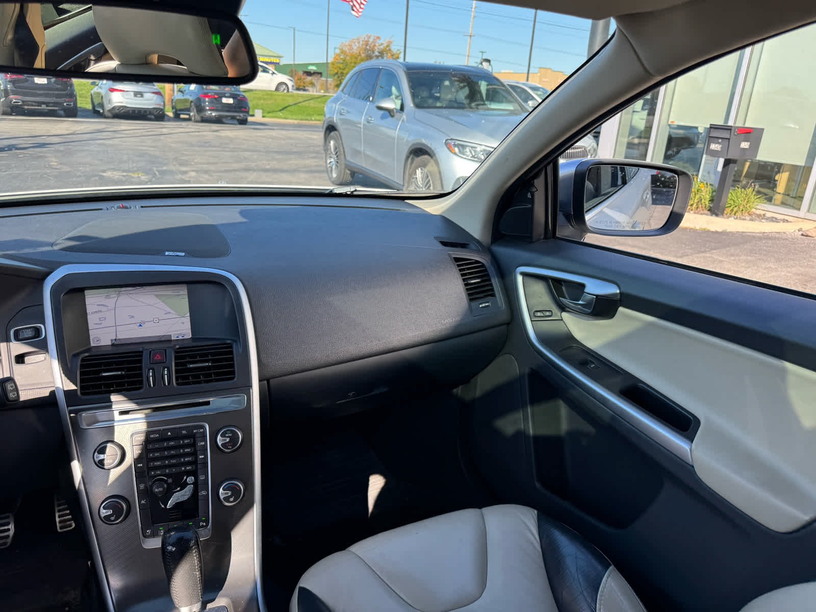 Used 2012 Ice White Volvo 3.0L Premier Plus image 32
