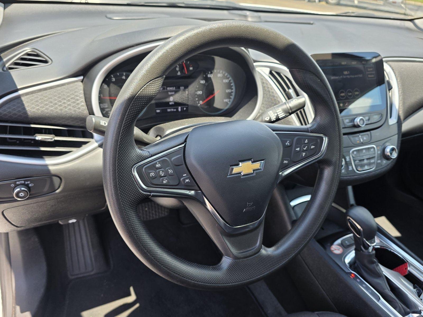 Used 2024 Summit White Chevrolet LT image 19