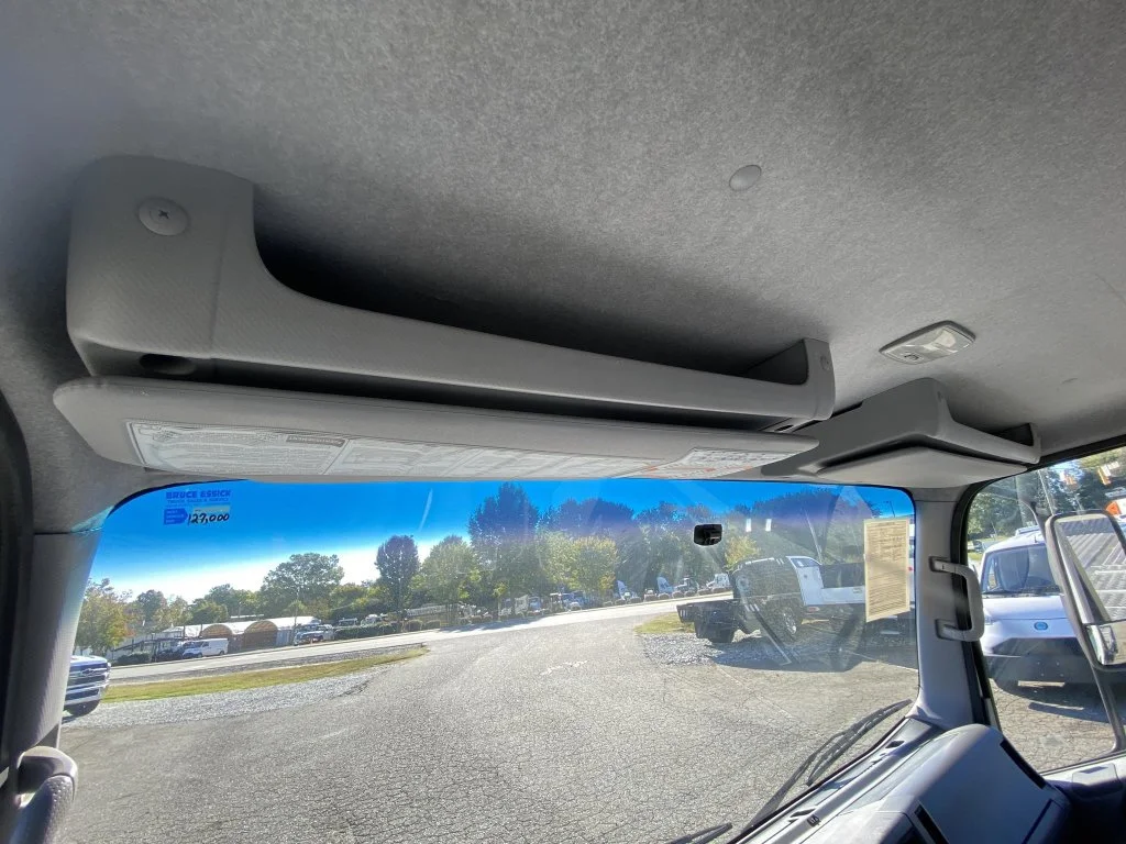 Used 2019  Isuzu Rollback image 14