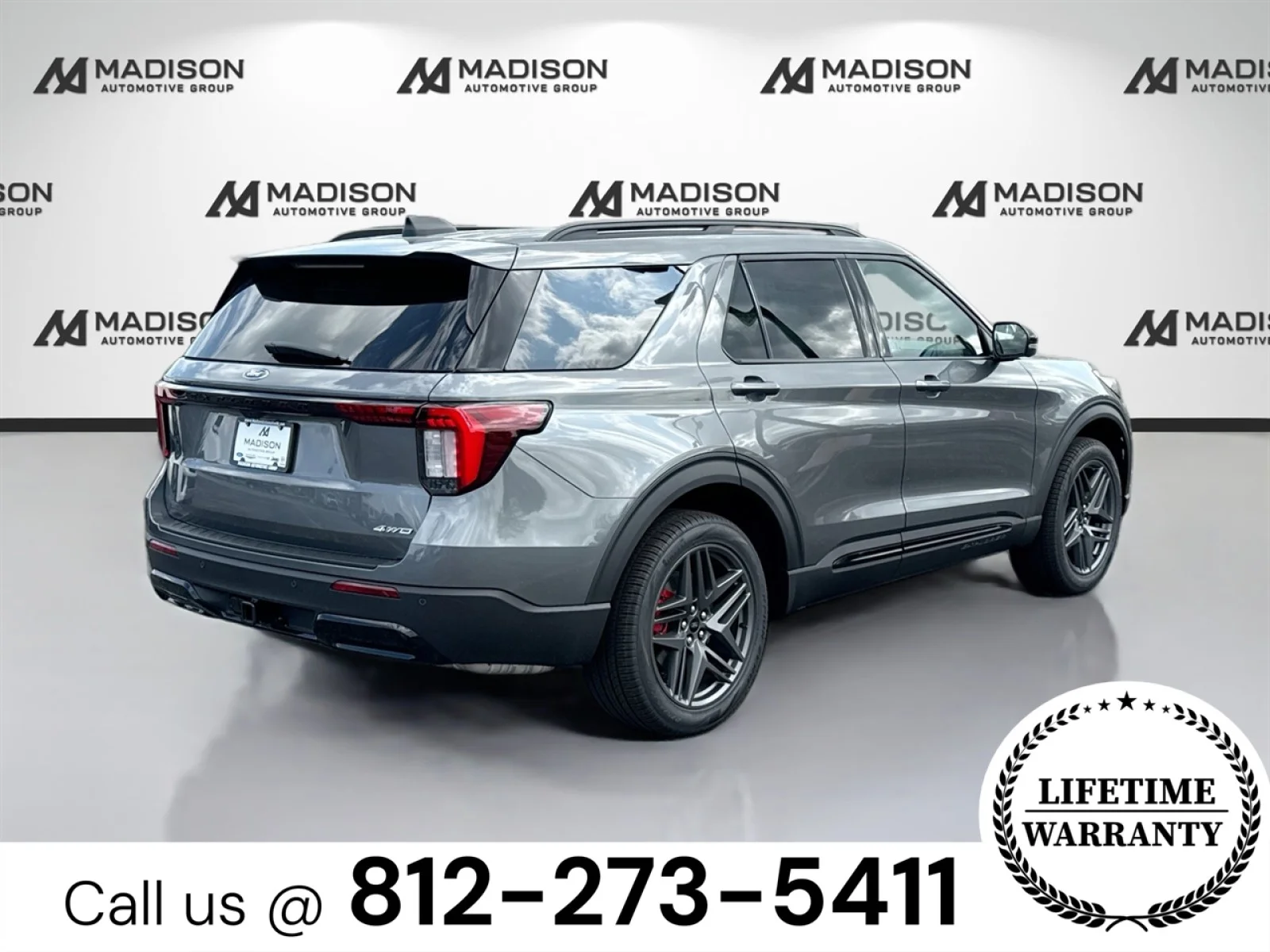 New 2026 Carbonized Gray Metallic Ford ST-Line image 5