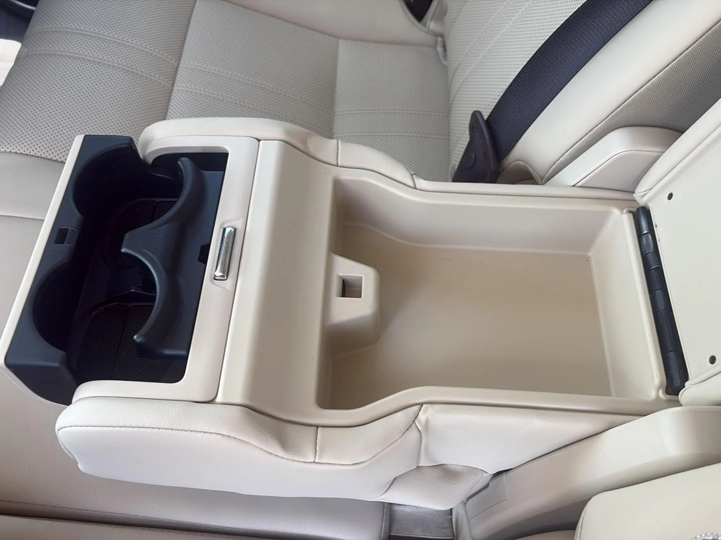Used 2018 Matador Red Mica Lexus  image 18