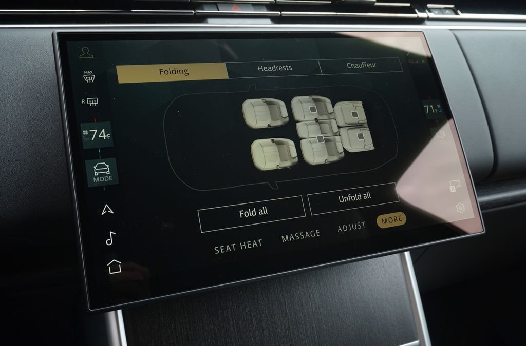 New 2026 Carpathian Grey Land Rover SE image 30