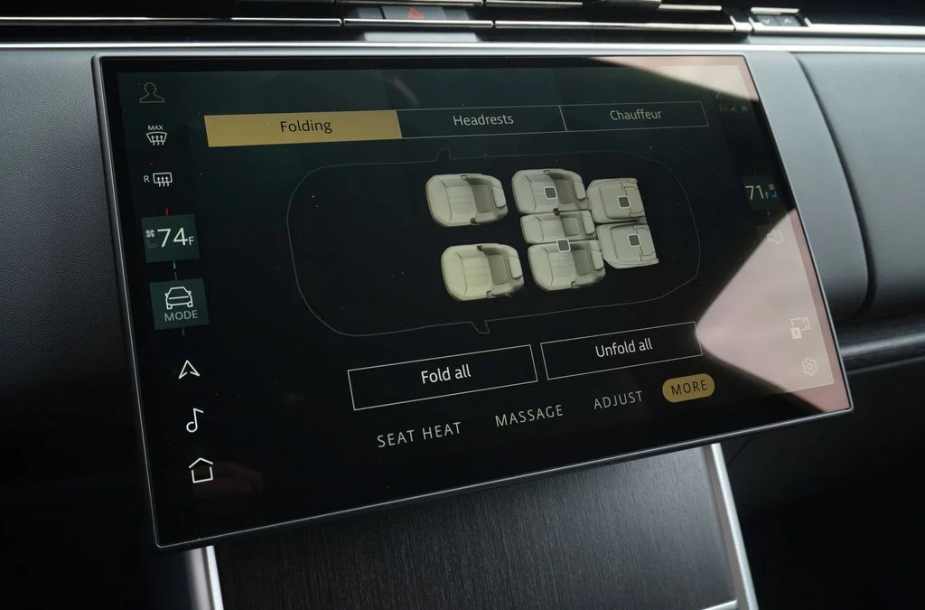 New 2026 Carpathian Grey Land Rover SE image 31