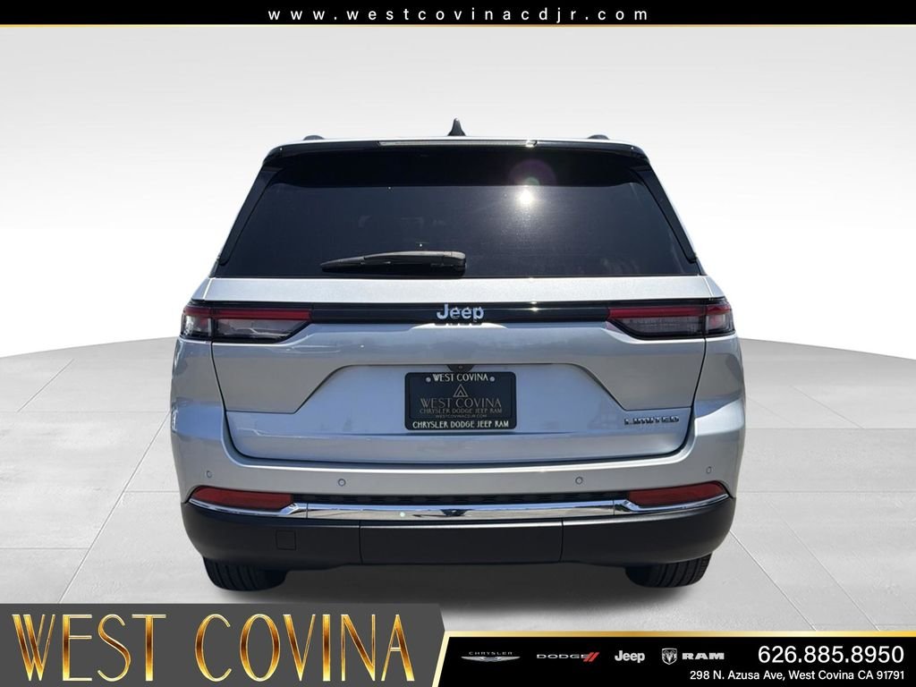 Used 2023 Silver Jeep Limited image 9