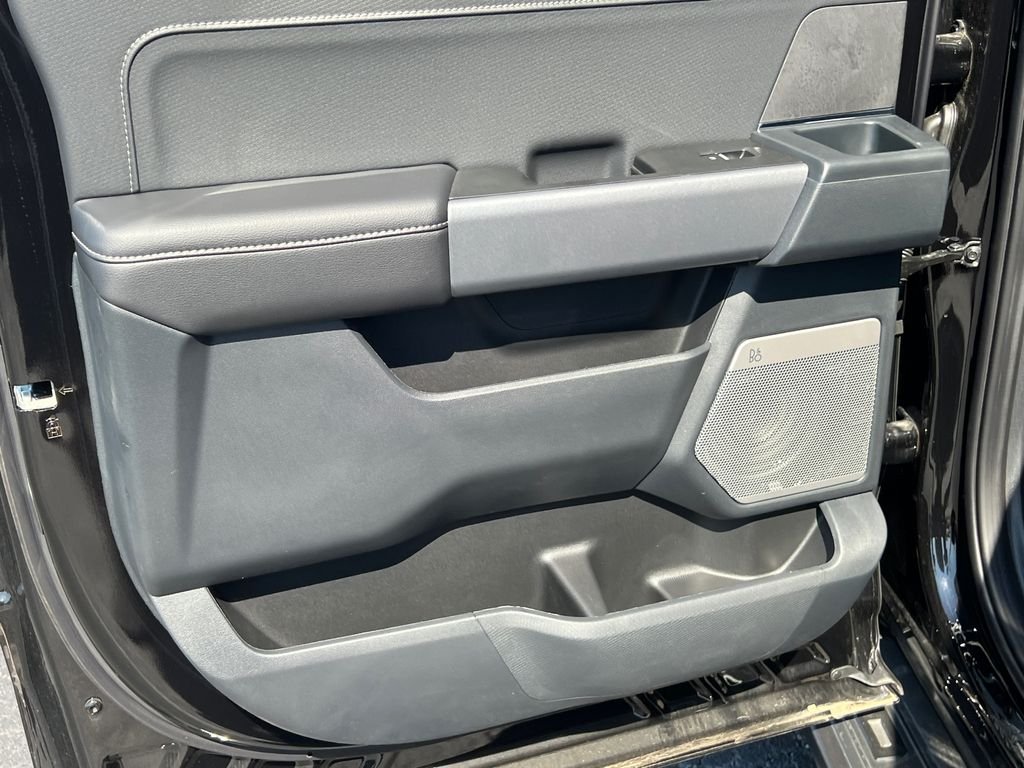 2025 Ford F-150 XLT - Photo 17