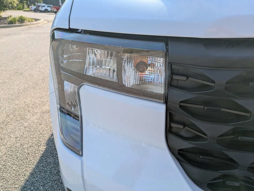 New 2026 Oxford White Ford XL image 12