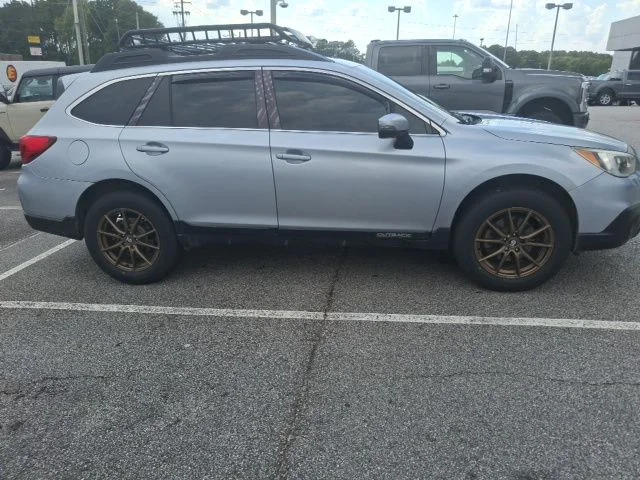 Used 2017 Silver Subaru 2.5i image 4