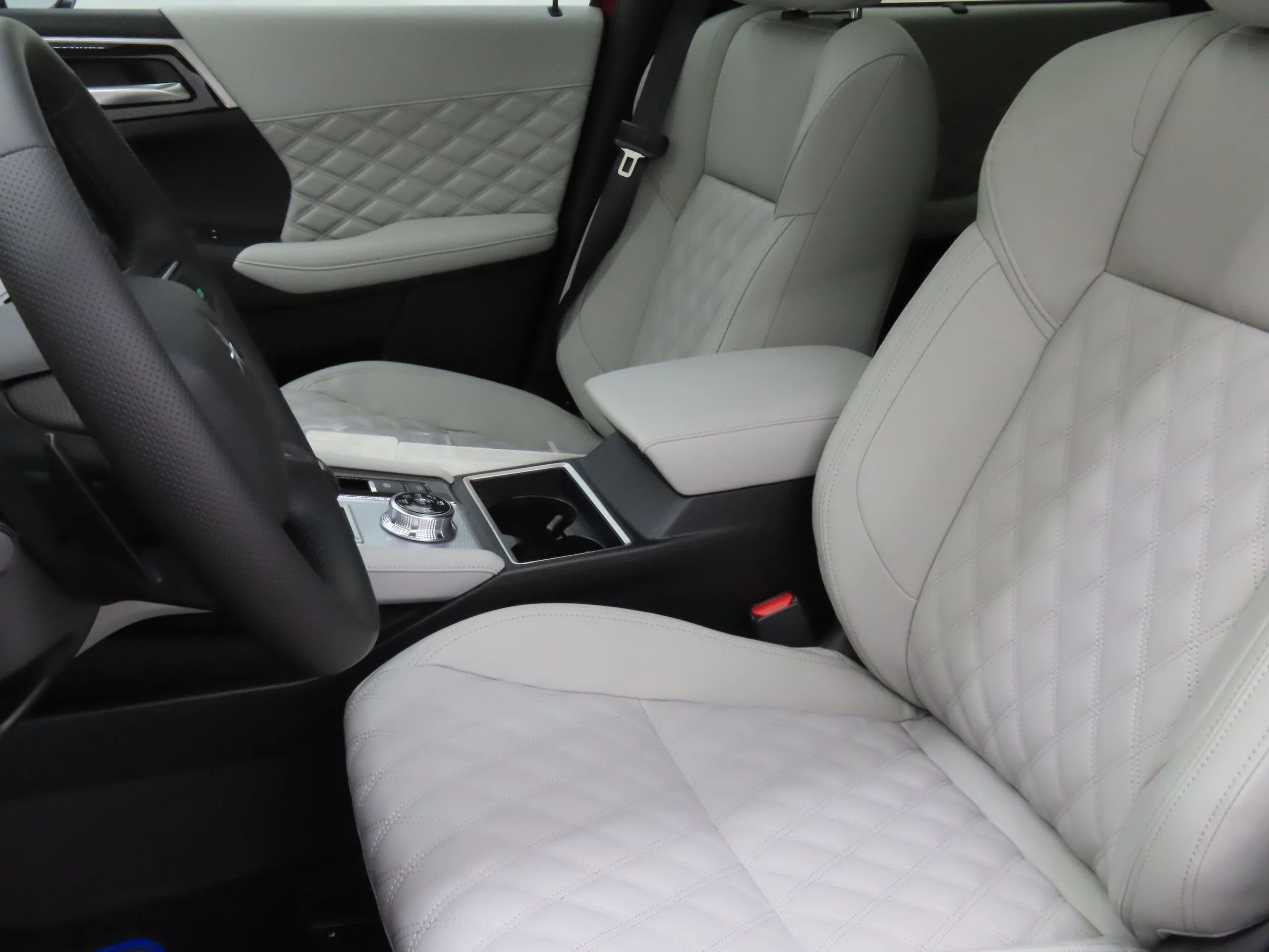 2025 Mitsubishi Outlander Plug-in Hybrid SEL - Photo 10