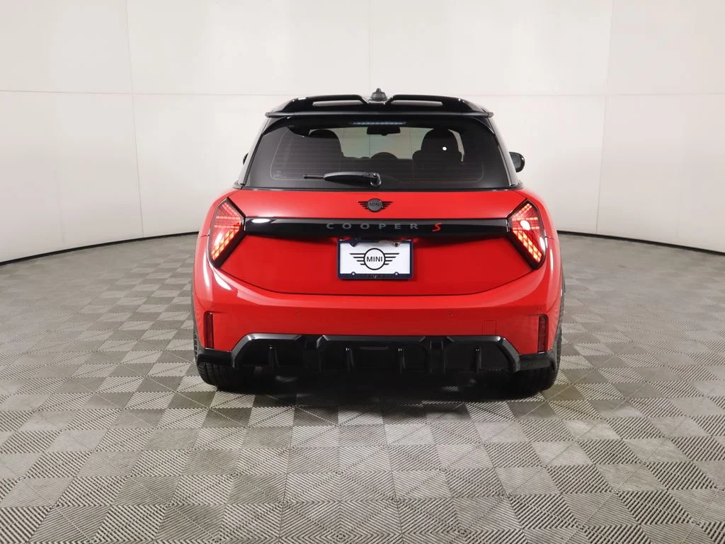 New 2026 Chili Red II MINI Iconic image 6