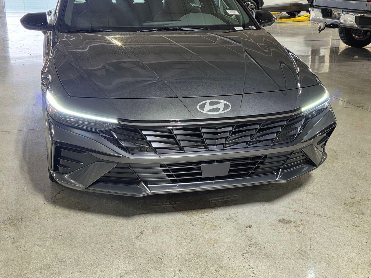 New 2026 Amazon Gray Hyundai SEL Sport image 9