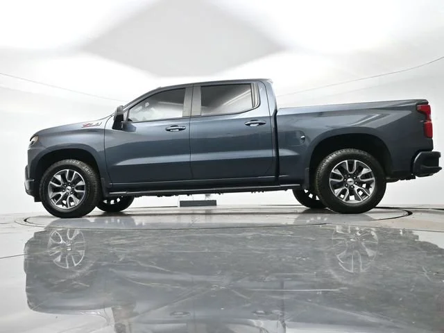 Used 2020 SHADOW GRAY METALLIC Chevrolet RST image 25