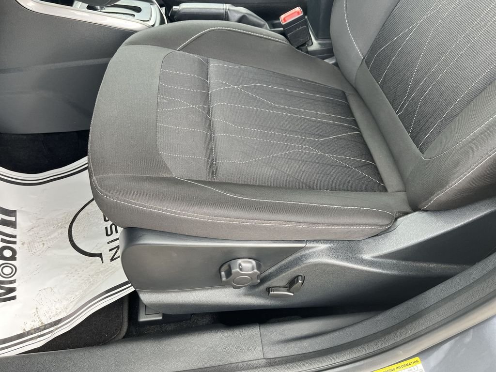 Used 2020 Gray Ford SE image 12