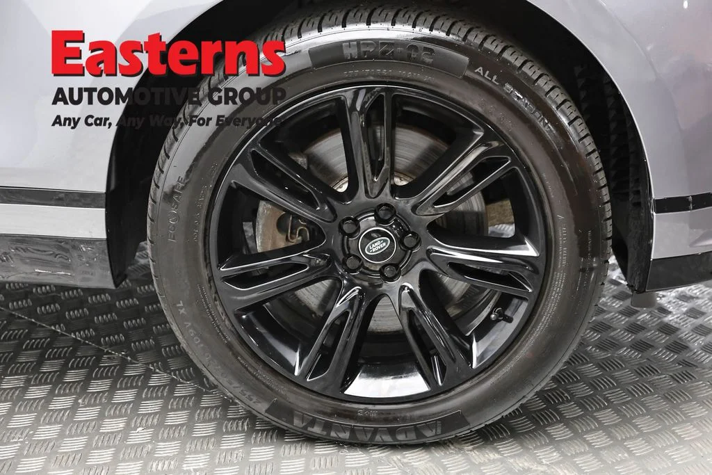 Used 2023 Gray Land Rover R-Dynamic S MHEV image 32