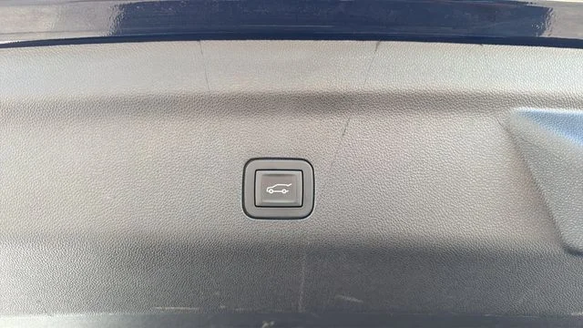 Used 2025 Black Chevrolet High Country image 37