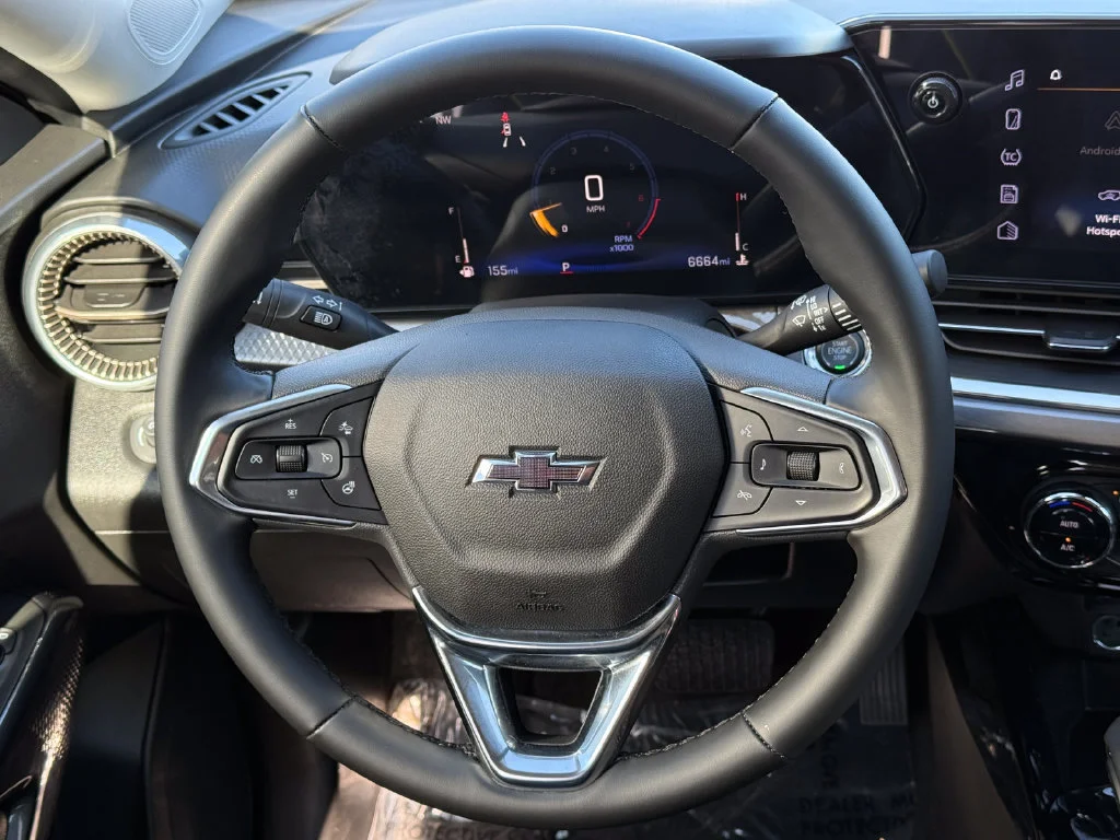 Used 2026 Summit White Chevrolet ACTIV image 22