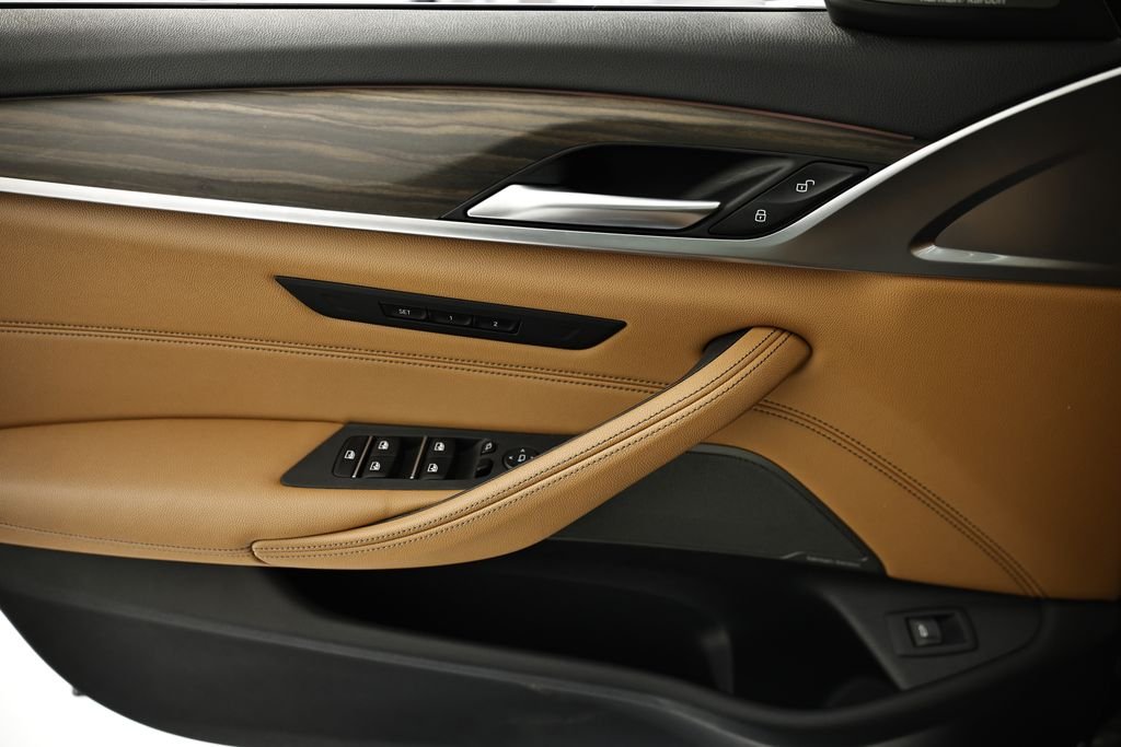 2023 BMW 5 Series 540i - Photo 16