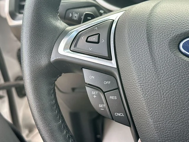 Used 2019 White Ford SEL image 43