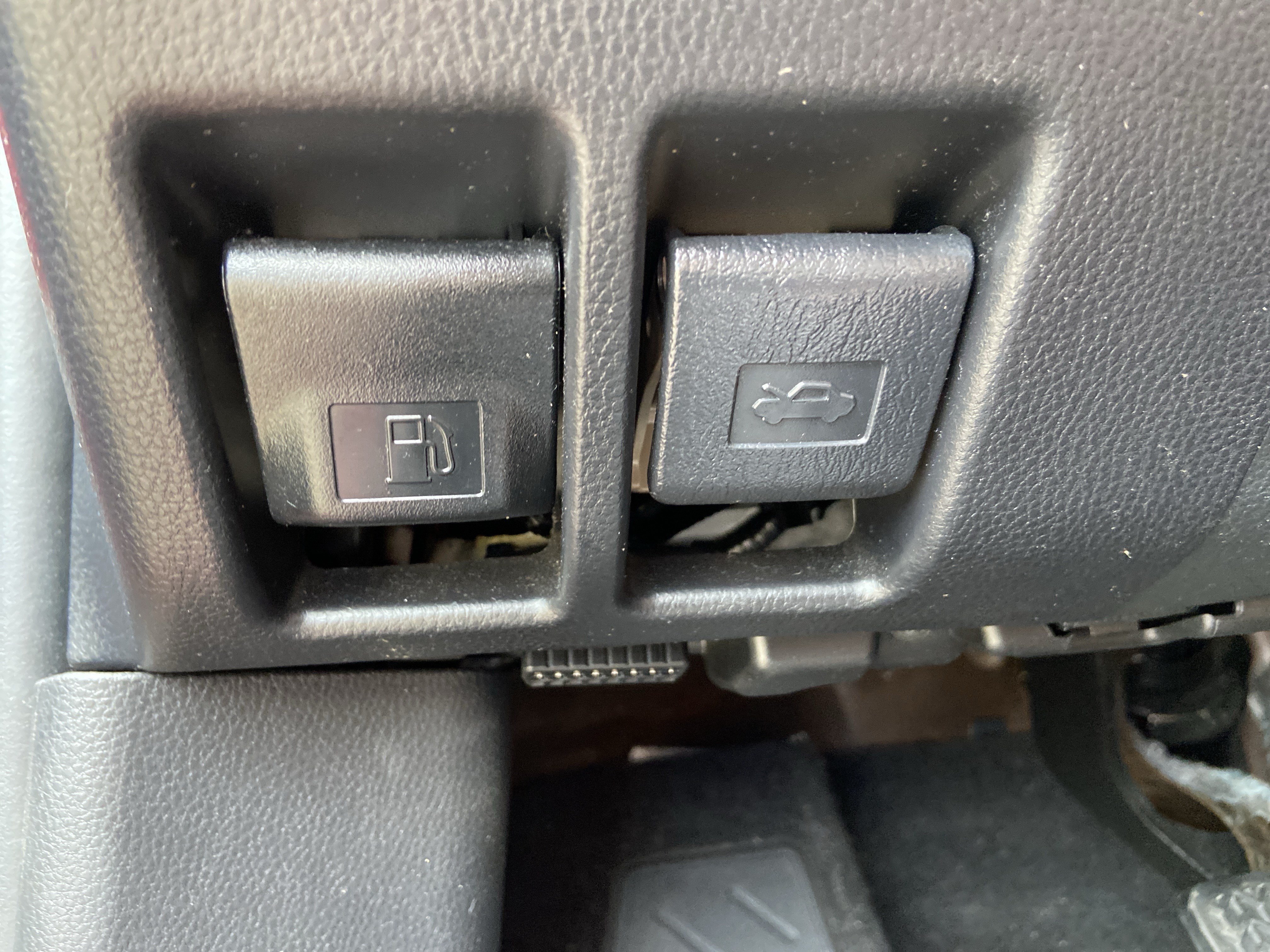Used 2022 Ruby Flare Pearl Toyota XLE image 50