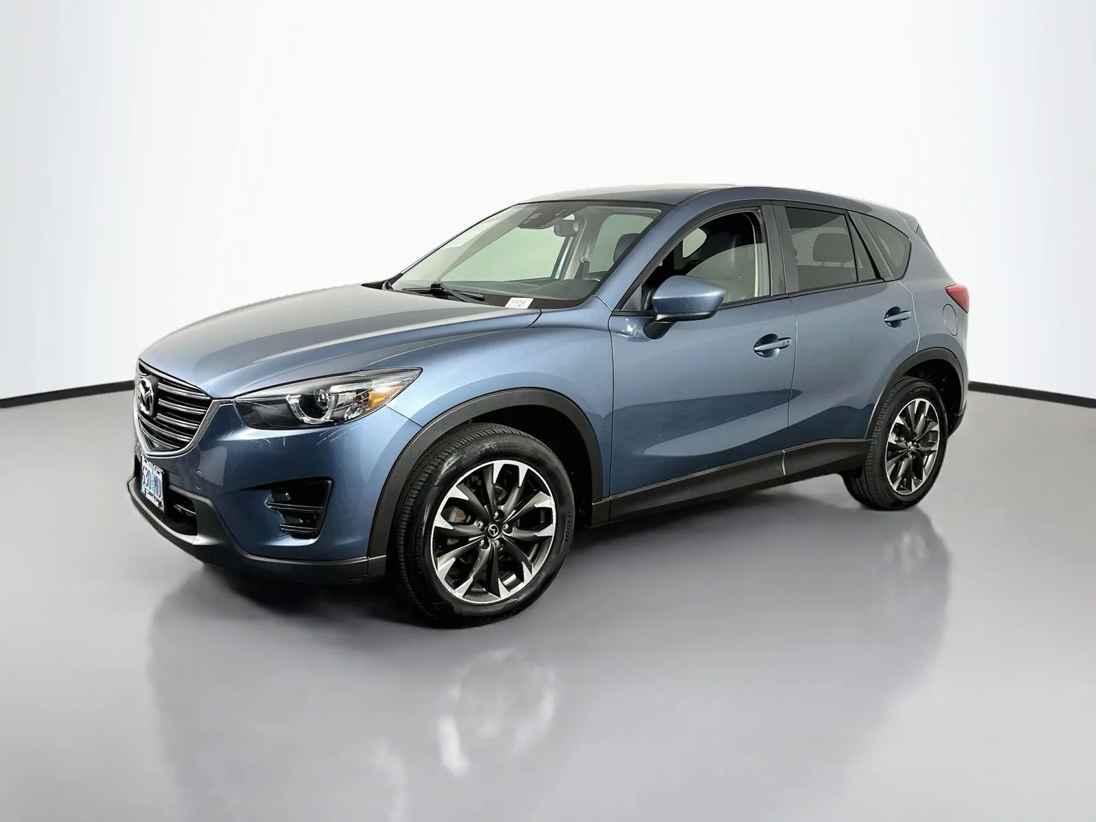 Used 2016 Blue Reflex Mica Mazda Grand Touring image 3