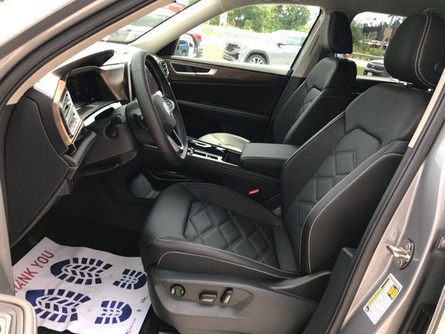 New 2026 Silver Mist Metallic Volkswagen 2.0T SE w/Technology image 22