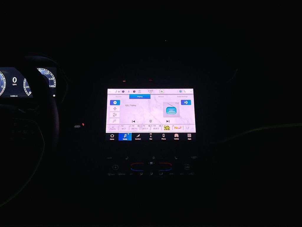 Used 2025 Velvet Jeep Limited image 27