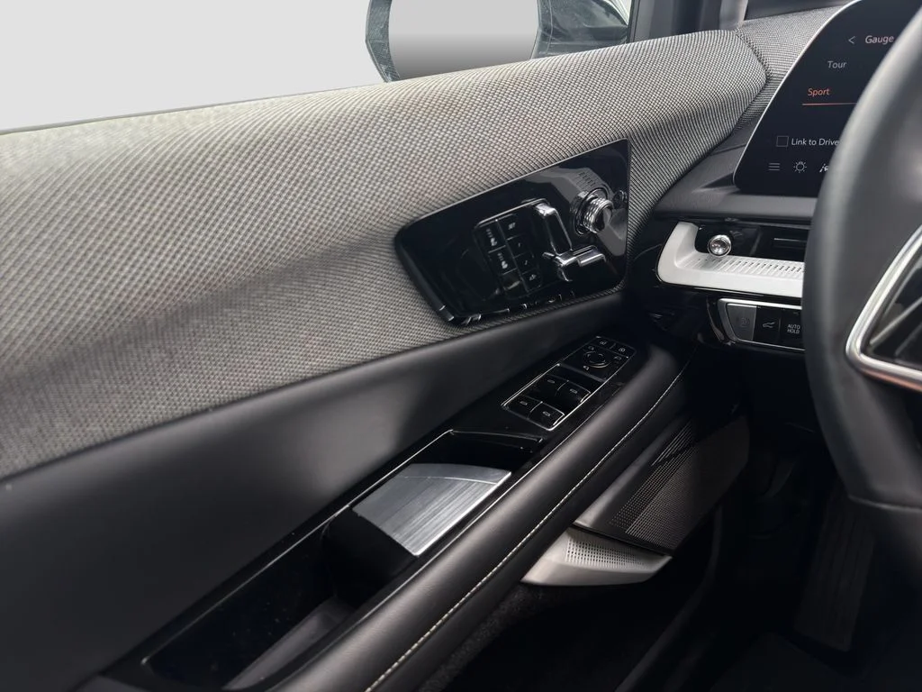 Used 2025 Silver Cadillac Luxury image 26