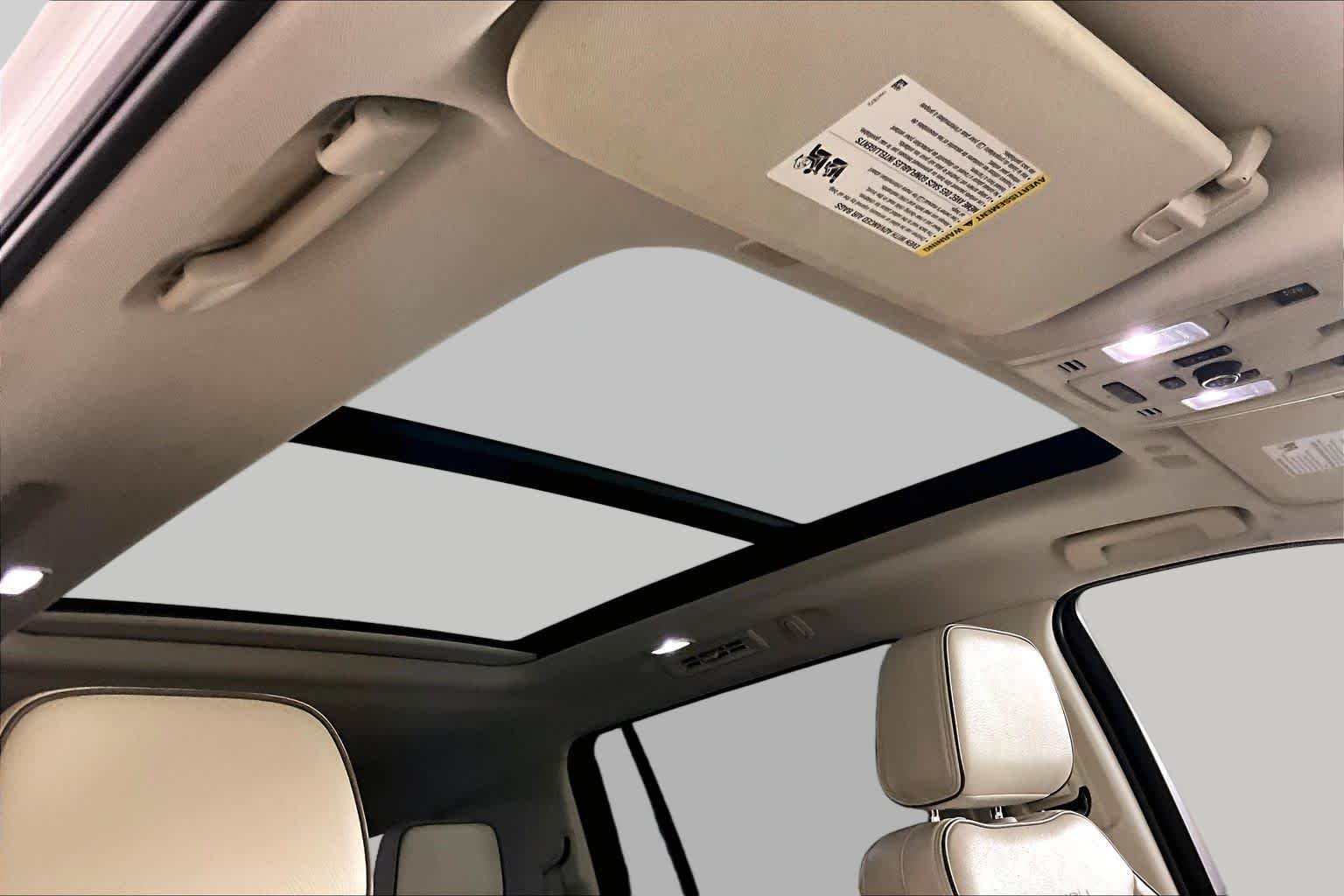 2022 GMC Yukon XL Denali - Photo 14
