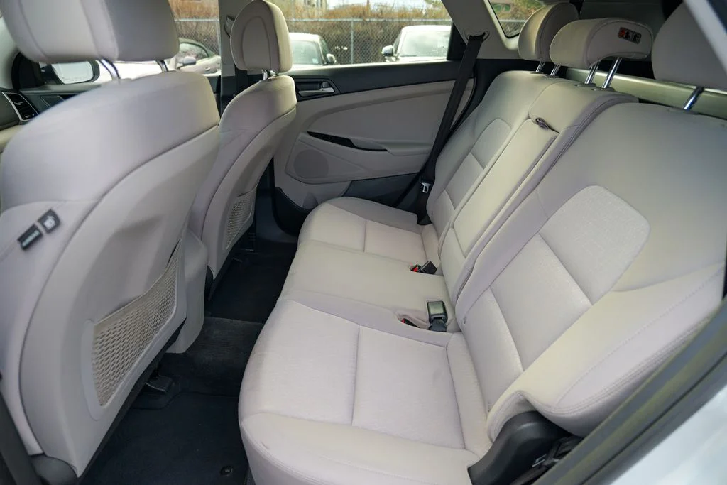 Used 2018 Molten Silver Hyundai SEL image 25