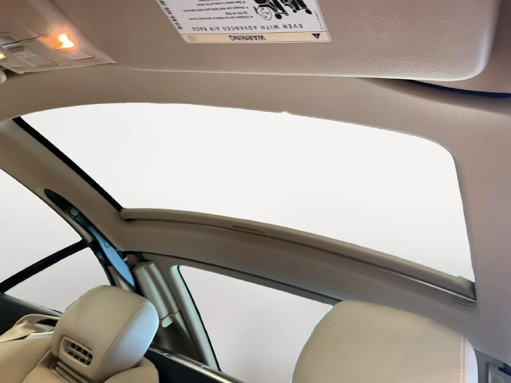 Used 2019 White Mercedes-Benz SL 550 image 17