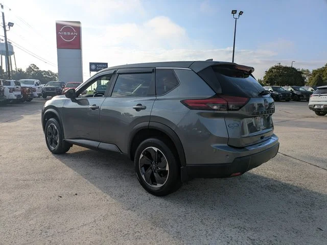 Used 2024 Gray Nissan SV image 6