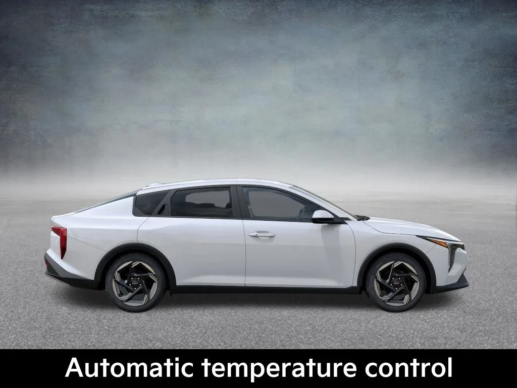 2025 Kia K4 EX - Photo 9