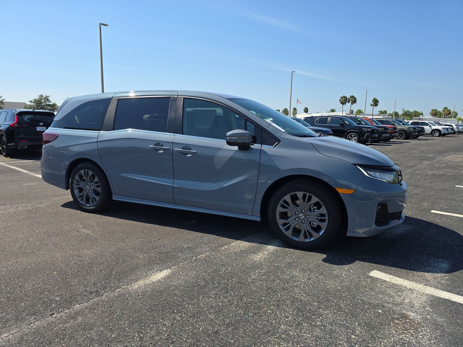 New 2026 Sonic Gray Pearl Honda Touring image 2