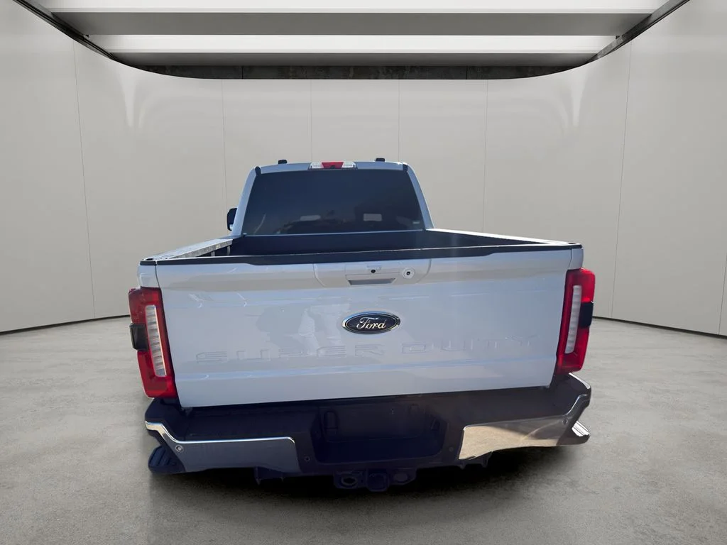 Used 2025 Oxford White Ford LARIAT image 4