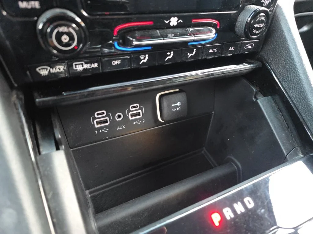 Used 2023 Red Jeep Laredo image 15