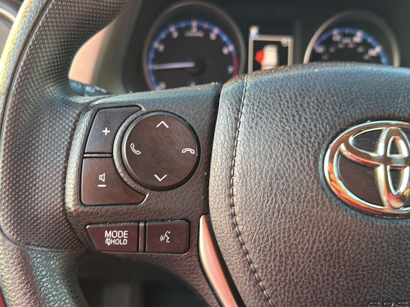 Used 2018 Ruby Flare Pearl Toyota LE image 20