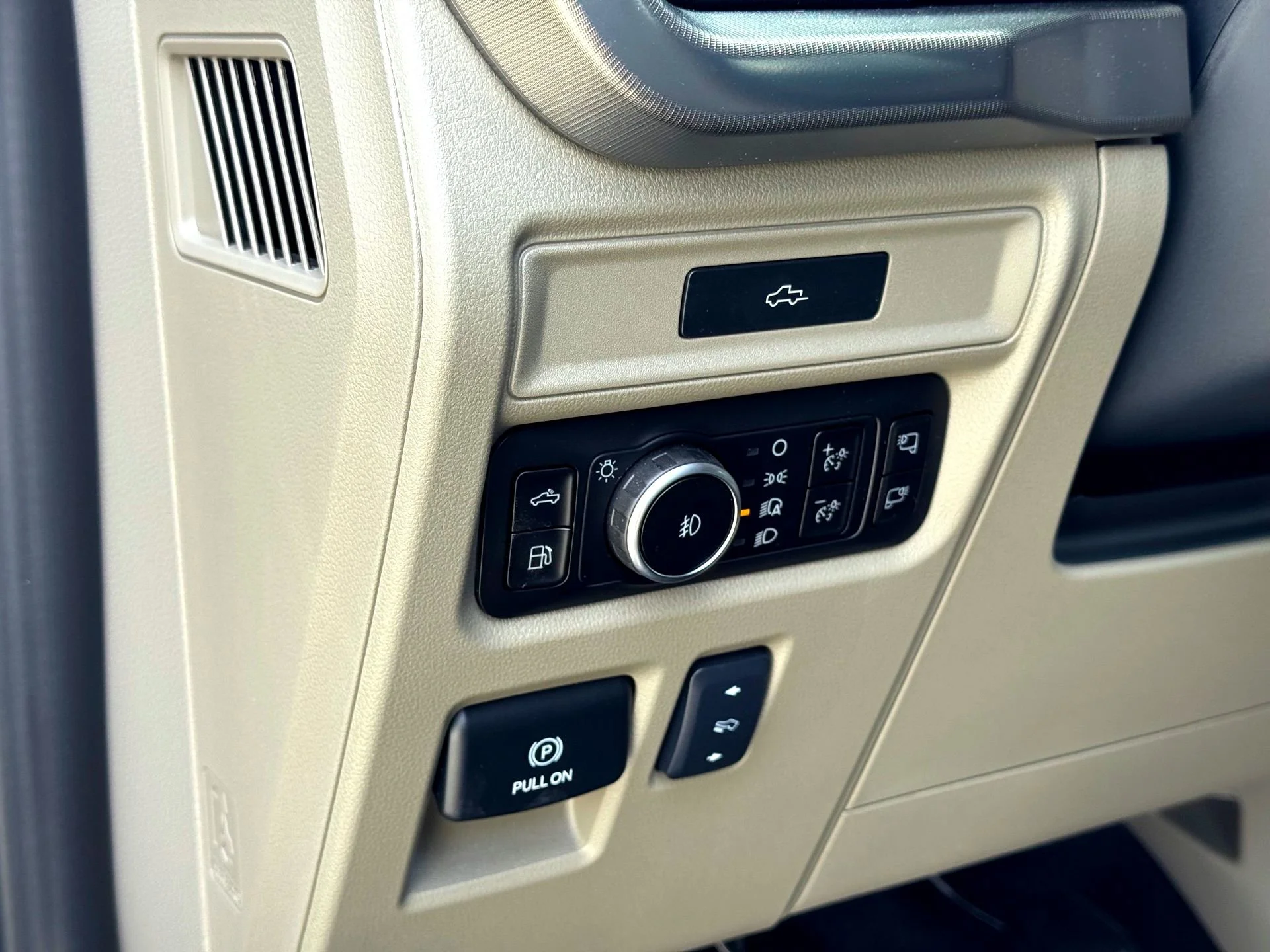 Used 2026 Black Ford Platinum Plus image 16