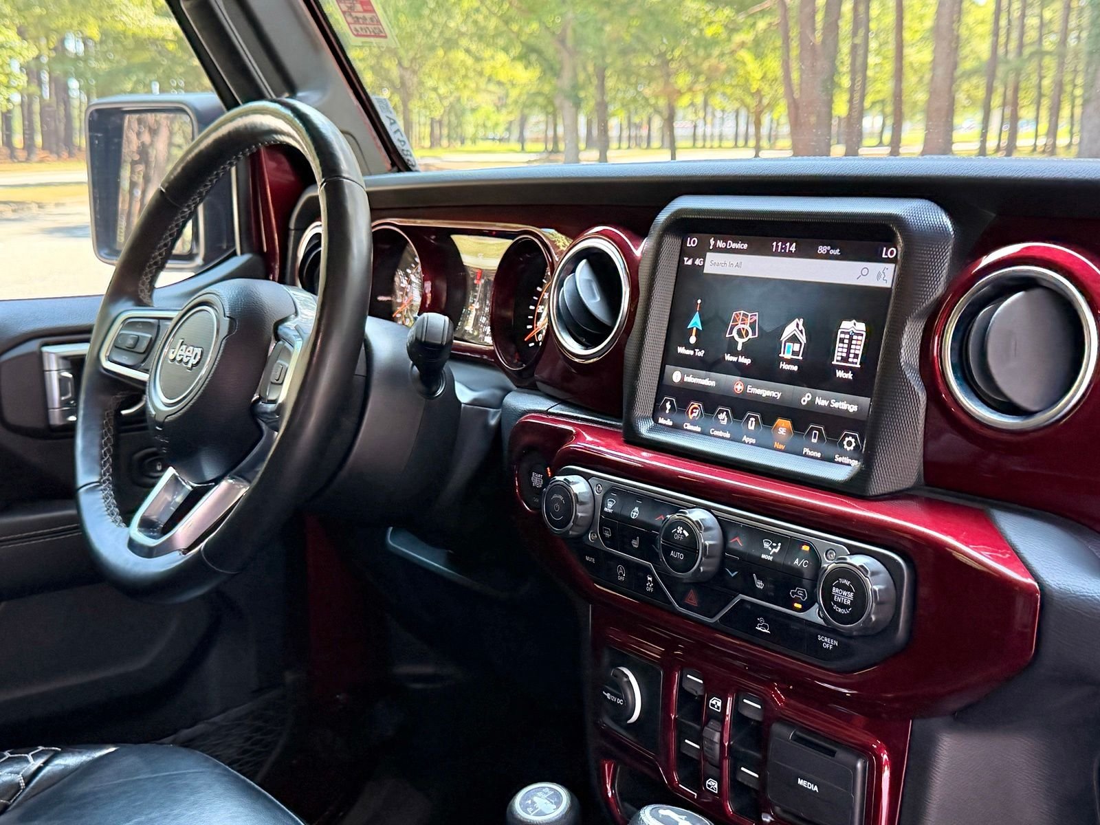 Used 2022 Snazzberry Pearlcoat Jeep Unlimited Sahara image 21