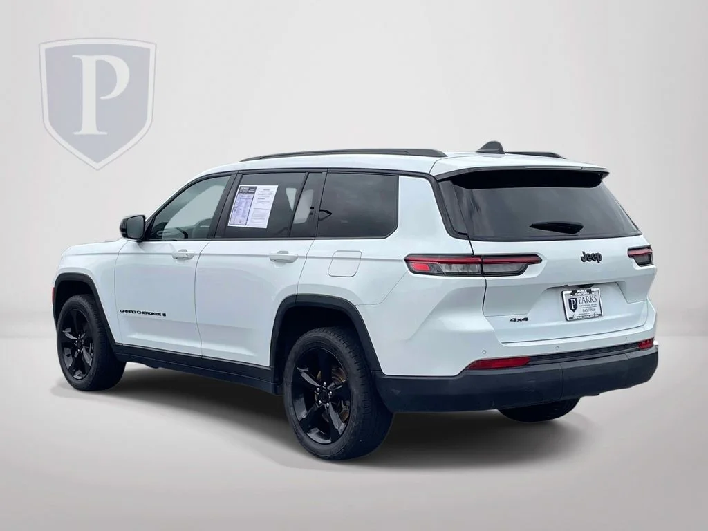 Used 2023 White Jeep Altitude image 6